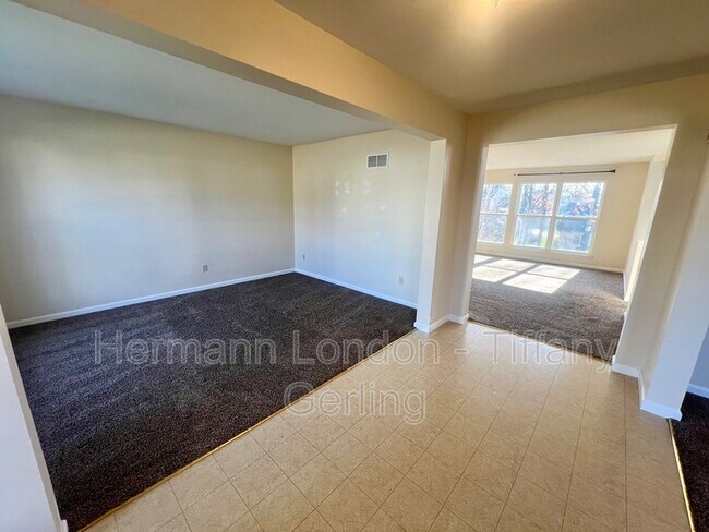 Foto del edificio - 523 Ironwood Dr