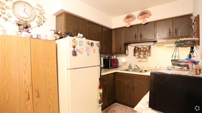 Kitchen - Royal Oaks
