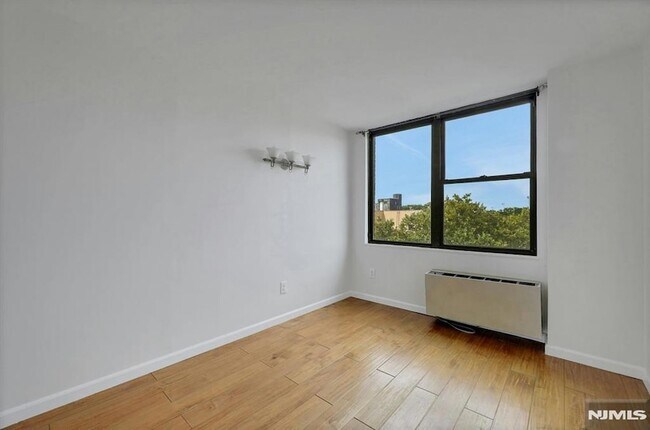 Foto del edificio - 9019 Wall St