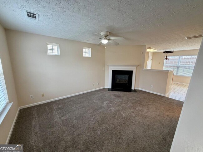 Building Photo - 235 Meadowridge Dr