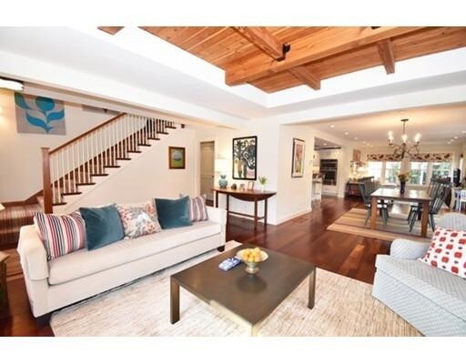 Foto del edificio - 272 Upland Rd