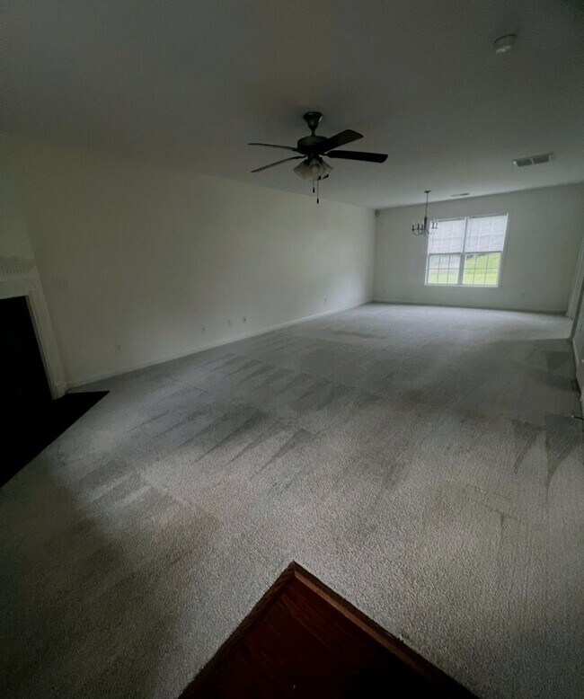 Building Photo - 1507 Hamilton Hills Dr