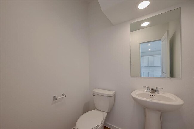 Building Photo - 643 Spring Ashberry Ct