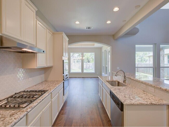 Foto del edificio - 4303 Logan Ridge Dr