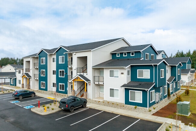 Exterior - Wyndstone Apartments