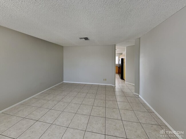 Building Photo - 20414 N 14th Avenue Phoenix AZ