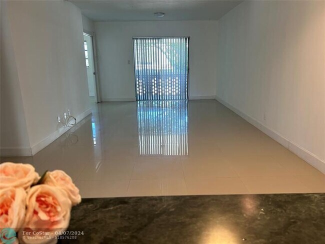 Foto del edificio - 2800 NE 14th Street Causeway