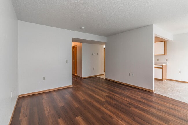 Building Photo - Kestrel Park Townhomes