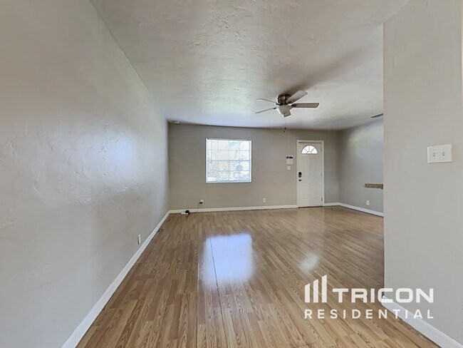 Foto del edificio - 2144 23rd Ave N