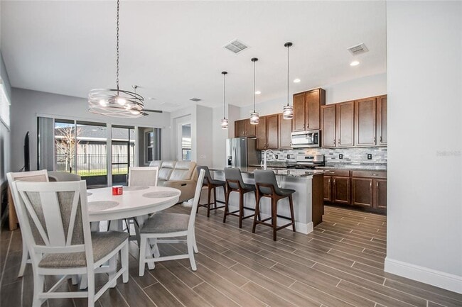 Building Photo - 2302 Datura Lp