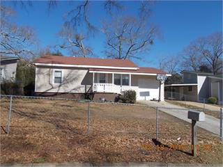 Primary Photo - 916 Angus Dr