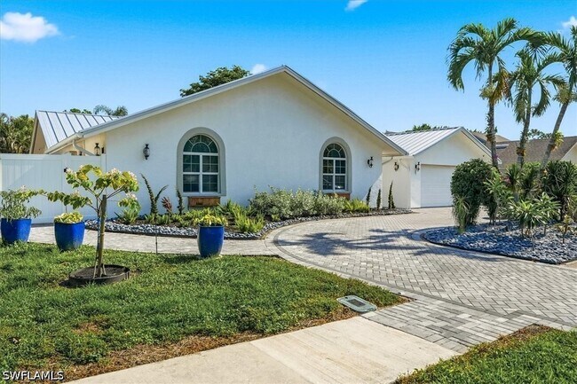 Foto del edificio - 2467 Pinewoods Cir