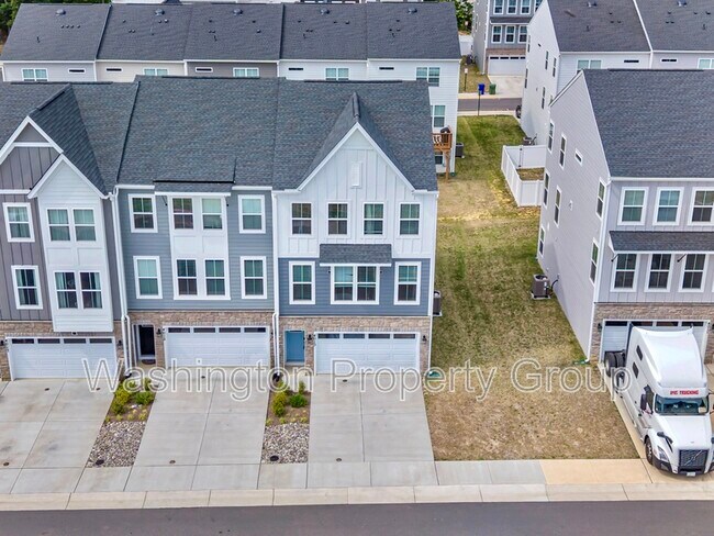 Foto del edificio - 4013 Singerville Ct