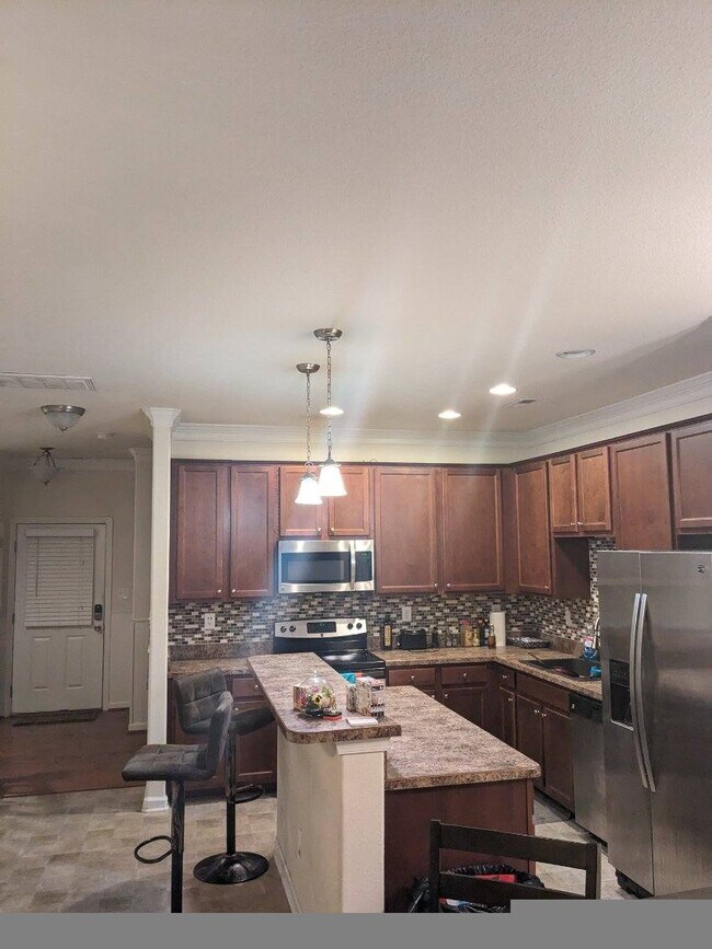 Building Photo - 815 Muth Ln