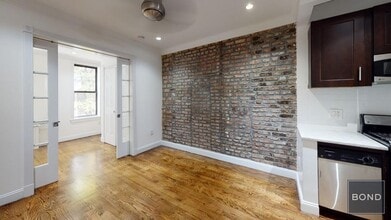 Building Photo - 309 Mott St
