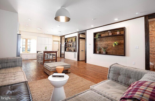 Building Photo - 3502 Woodbrook Ave
