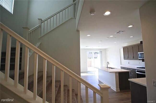 Building Photo - 3 br, 2 bath House - 23200 W Canterbury Way