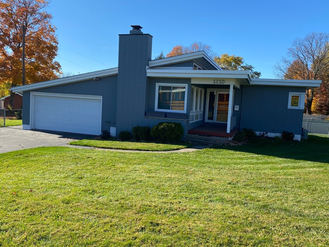 1210 Morris St, Irwin, PA 15642 House Rental in Irwin, PA