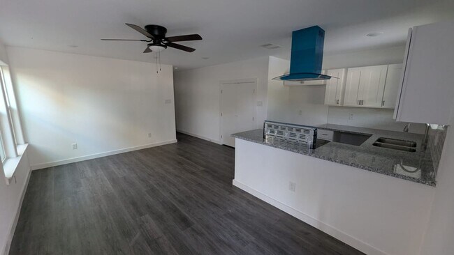 Foto del edificio - ?Your Houston Gem: 3 Beds, 2.5 Baths, Carp...