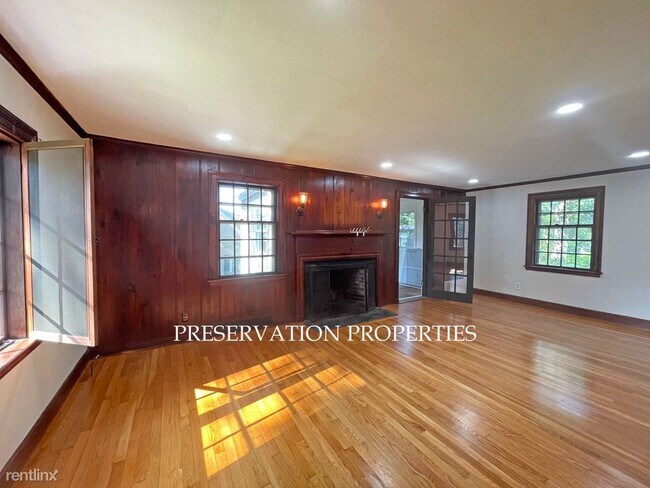 Building Photo - 2 br, 1.5 bath House - 12 Hemlock Rd