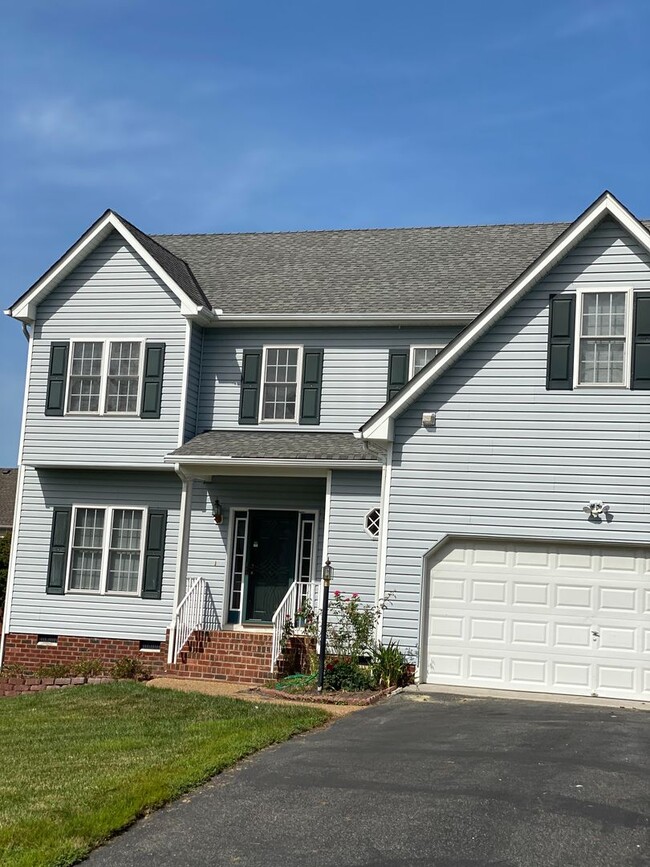 Foto del edificio - Stunning 4bdrm/2.5bth Home w/Loft Located ...