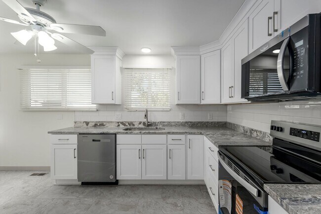 Foto del edificio - Gorgeous Home in Cottonwood Heights!