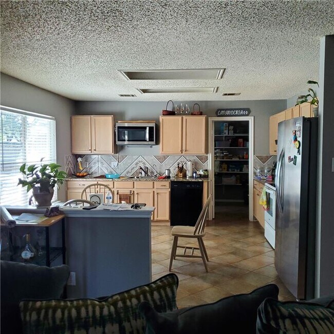 Building Photo - 2714 Vinson Ct