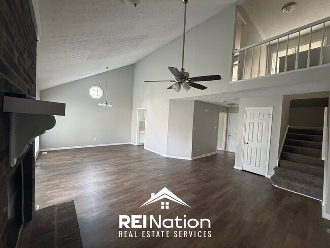 Foto del edificio - Spacious 4BR/3.5BA Huntsville Rental with 2-Car Garage, High Ceilings & Fireplace