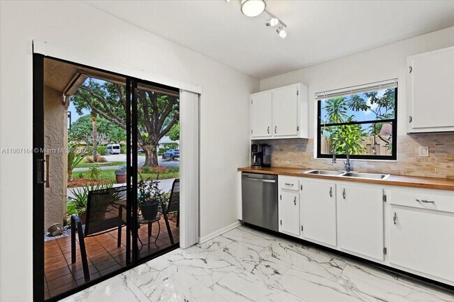 Foto del edificio - 901 NW 26th Ave