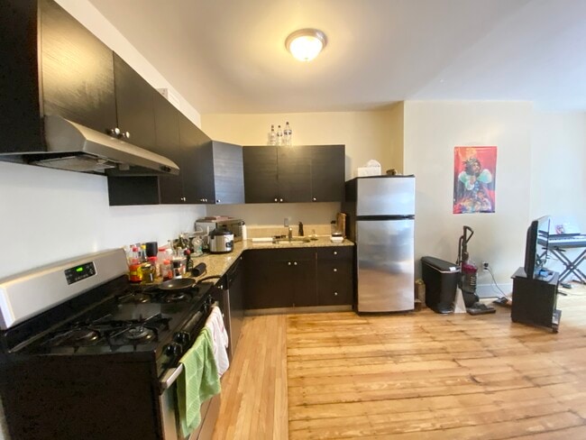 Building Photo - 76 Saint Stephen St