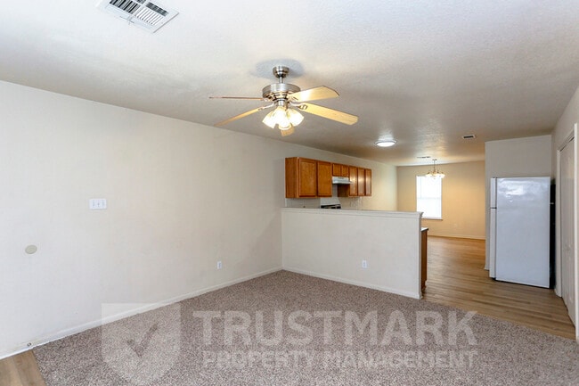 Building Photo - 411 Brittney Way