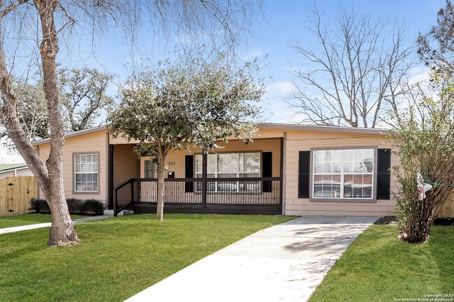 Building Photo - 730 Olney Dr