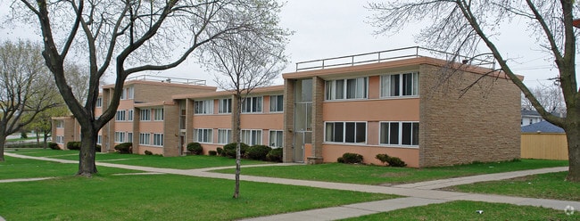 Building Photo - 6701-6710 W Keefe Ave