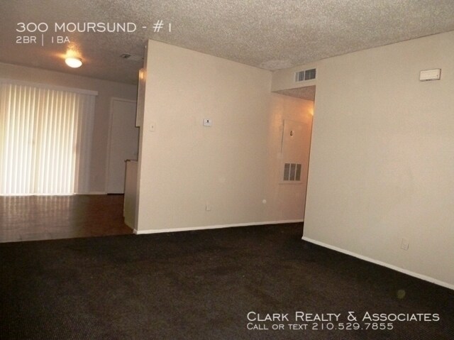 Foto del edificio - 300 Moursund Blvd. #1, San Antonio, TX. 78221