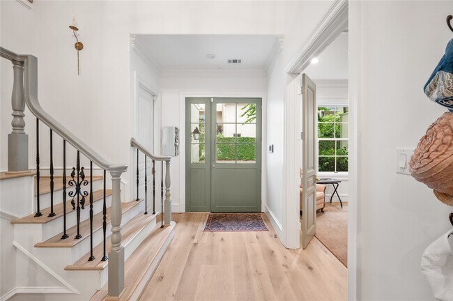 Foto del edificio - 1235 Wynden Oaks Garden Dr