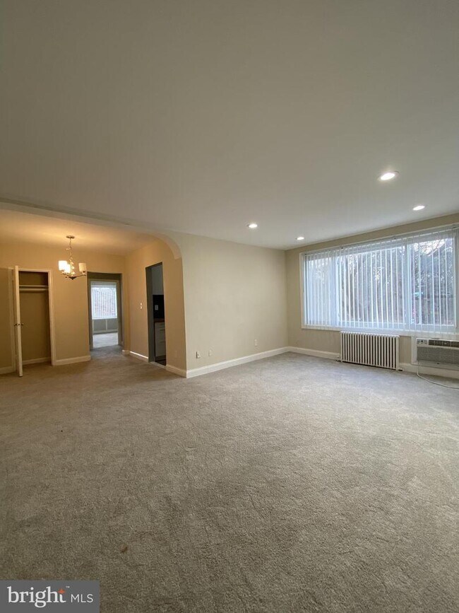 Foto del edificio - 4000 E St SE