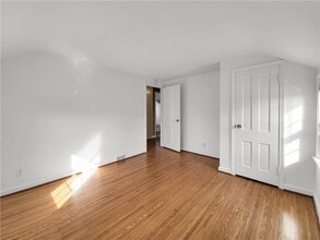 Building Photo - 54 Westmoreland Dr