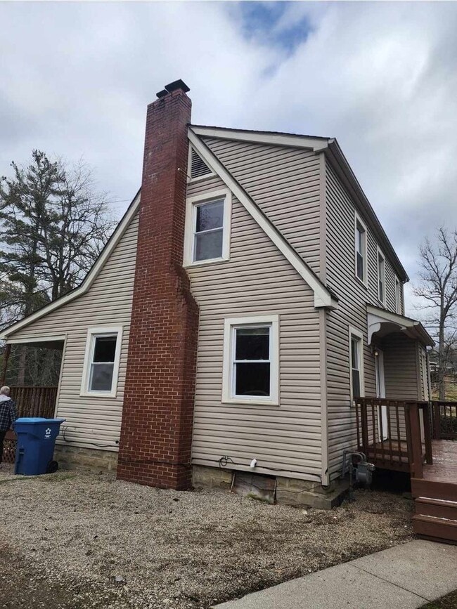Building Photo - 6222 Highland Dr