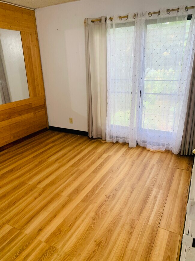 Building Photo - 87-131 Helelua St