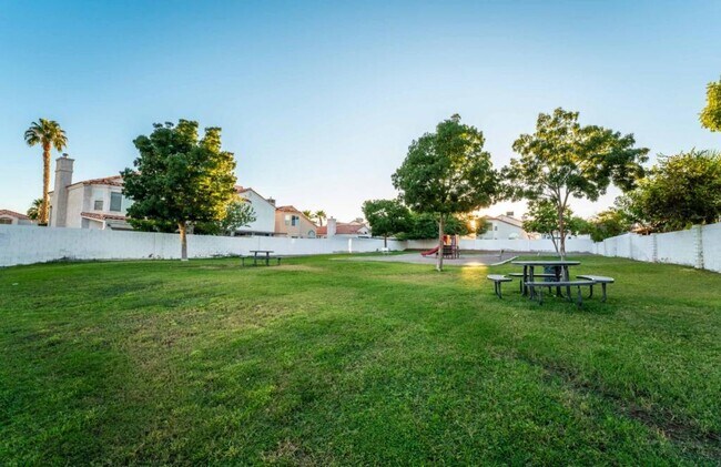 Foto del edificio - 6617 Lund Dr