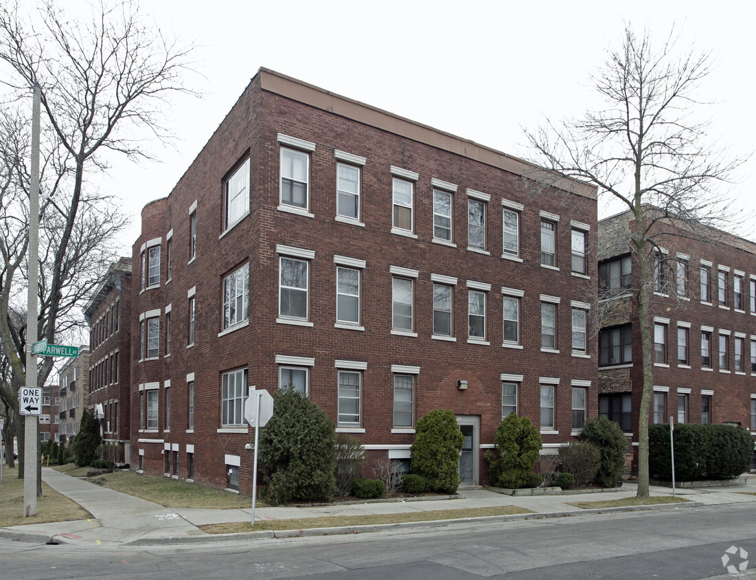 Foto del edificio - 2542-2544 N Farwell Ave