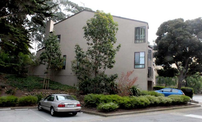 Foto del edificio - 101 S Lake Merced Hills