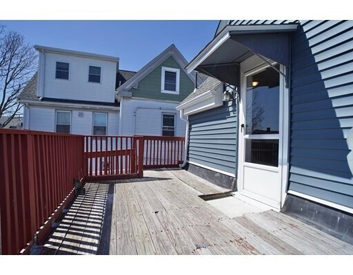 Primary Photo - 53 Walker St