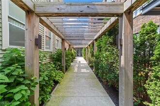 Building Photo - 2048 Fulton Rd