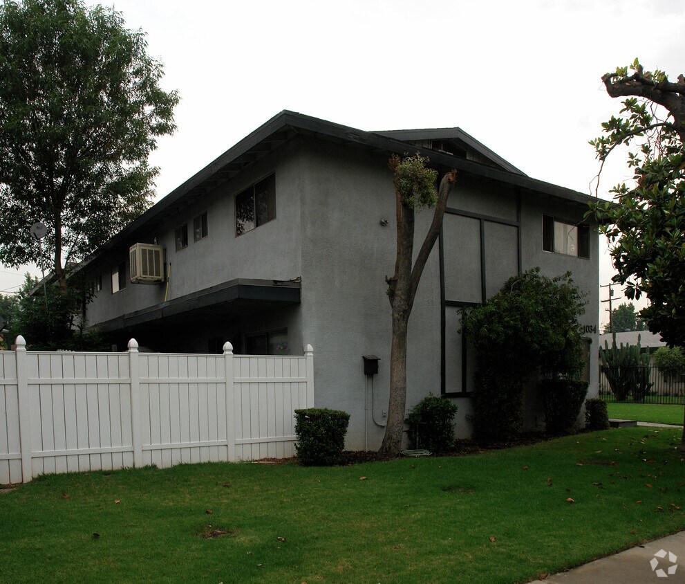 Building Photo - 1034 W G St