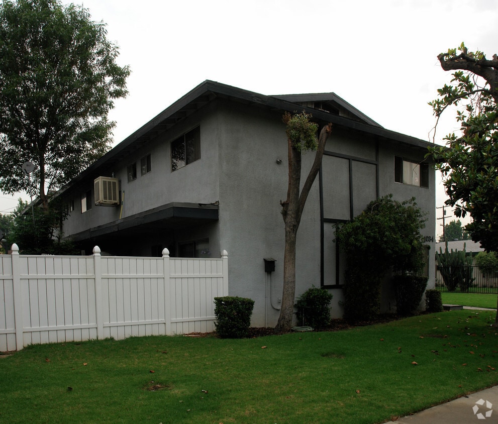 Foto del edificio - 1034 W G St