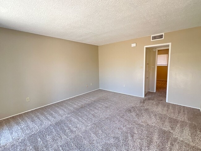 Building Photo - 7mct4712