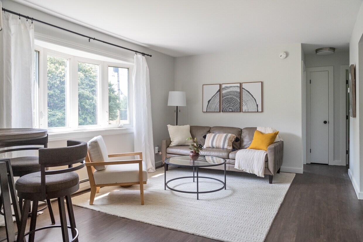 47 Young St Unit Fully Furnished 2BR, Colchester, VT 05446 Apartments