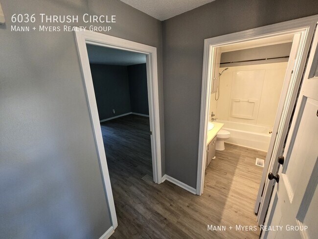 Foto del edificio - 6036 Thrush Cir