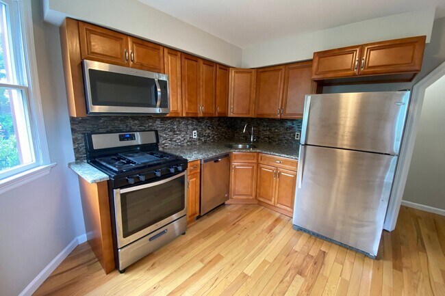 Foto del edificio - 200 Montgomery St